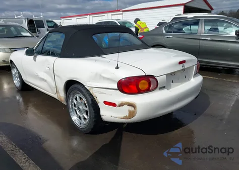 1999 Mazda Mx-5 Miata Leather Pkg/Popular Equipment Pkg/Sports Pkg/Touring Pkg z USA, uszkodzony, nr VIN JM1NB353XX0103571